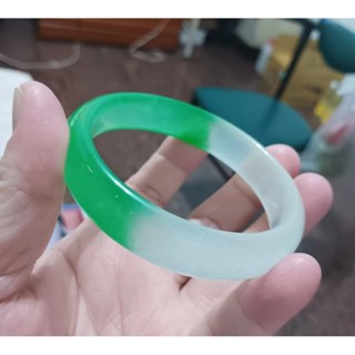 陽綠冰種半綠半透翡翠手鐲內勁62mm