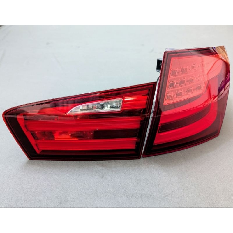 原廠極新 BMW F11 五門 Touring 右後尾燈 LED尾燈 導光柱後燈 車尾燈 7203234 7203228