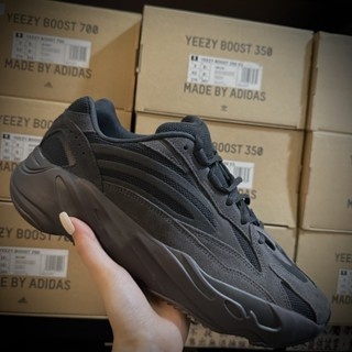 🕊️【Princess PEPE】Adidas Yeezy Boost 700 V2 Vanta  黑魂全黑反光椰子老爹