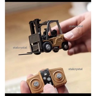 抖音 Tik Tok小叉車 雕塑 沙盤擺件 合金叉車模型 車起重機工程車男孩吊車勾機 雕塑 雕塑 送男朋友禮物 獎勵禮物