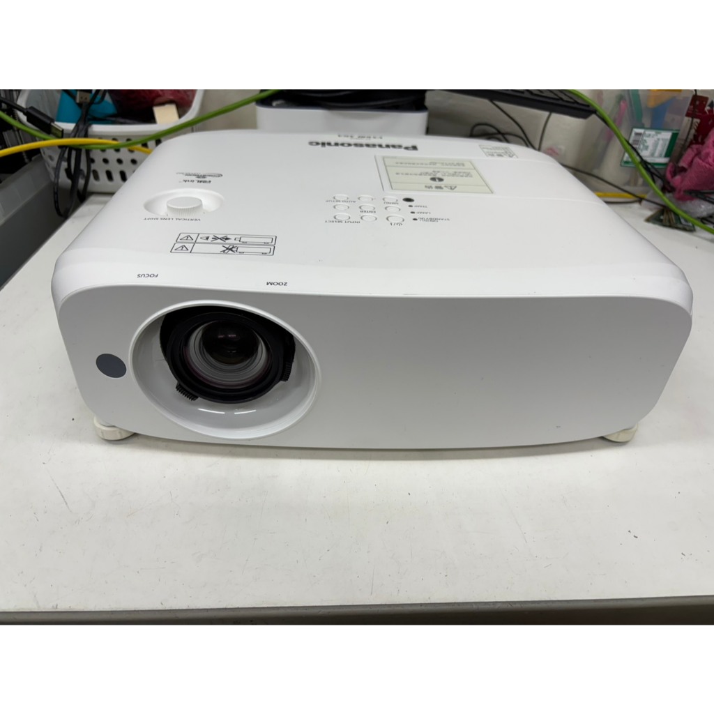 【平價二手】Panasonic LCD投影機 型號: PT-VX610 (XGA)–濾網已使用時數1009 小時