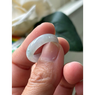 內徑18，國際戒圍14，H721，玉到愛，冰白翡帶淡綠翡翠戒指（戒圈），附陸證，完美無紋，保證緬甸玉A貨翡翠