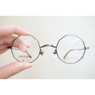 【日日眼鏡】John Lennon 約翰藍儂 鏡框 鏡架 日本製 復古 純鈦 多角形 多邊形 全框 黑灰色 1087