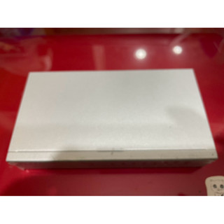 ZyXEL 鐵殼包裝 沈重感實在 1005B 8埠10/100Mbps桌上型乙太網路交換器 集線器 很少使用 幾乎全新。