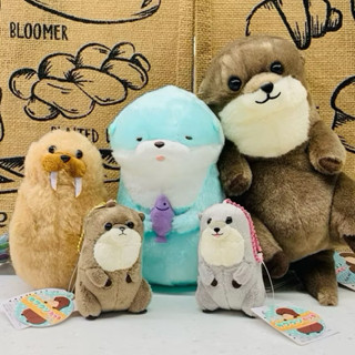 ❤lika小舖❤水獺 日本正版現貨日本水邊動物玩偶造型 可愛立體娃娃動物布偶 水獺吊飾海獺海獅吊飾娃娃海中生物 忍者變裝