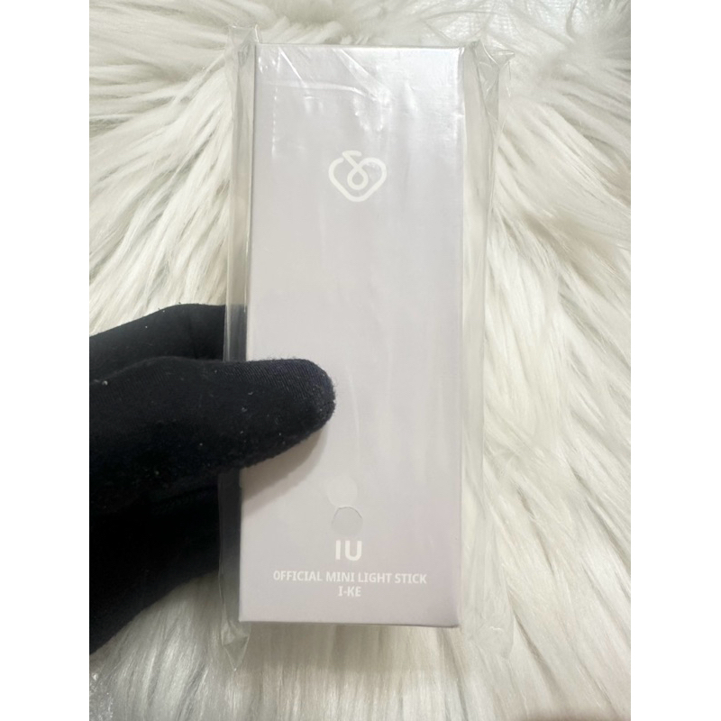 手燈鑰匙圈。IU OFFICIAL LIGHTSTICK KEYRING 官方手燈鑰匙圈 掛飾 李知恩