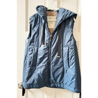 Max Mara 羽絨服 海軍藍色 The Cube 緞帶抽繩連帽駱駝絨背心 尺寸38 近全新