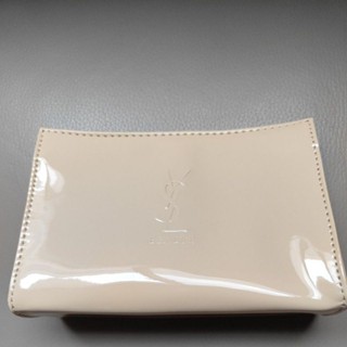 YSL 三角裸色漆皮小化妝包 (全新未使用)