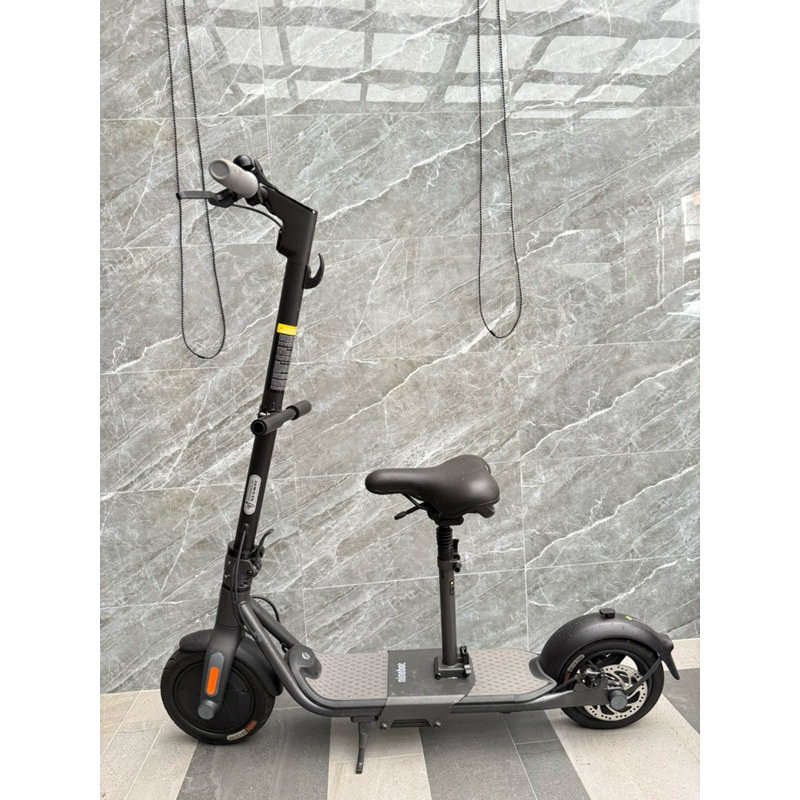ninebot 電動滑板車 F25 初階版 二手極新 少用出售