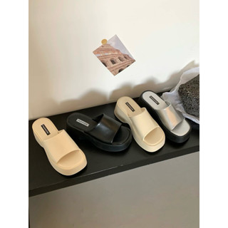 小個女孩❤️簡約一版厚底涼拖鞋392臺灣出貨 鬆糕厚底 拖鞋 涼鞋 楔形涼拖鞋 軟皮寬版拖鞋