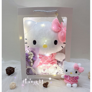 【禮品總部】現貨|實拍 正版 Kitty娃娃 禮品袋 Kitty玩偶 三麗鷗 Kitty抱枕 金莎 乾燥花 彌月禮