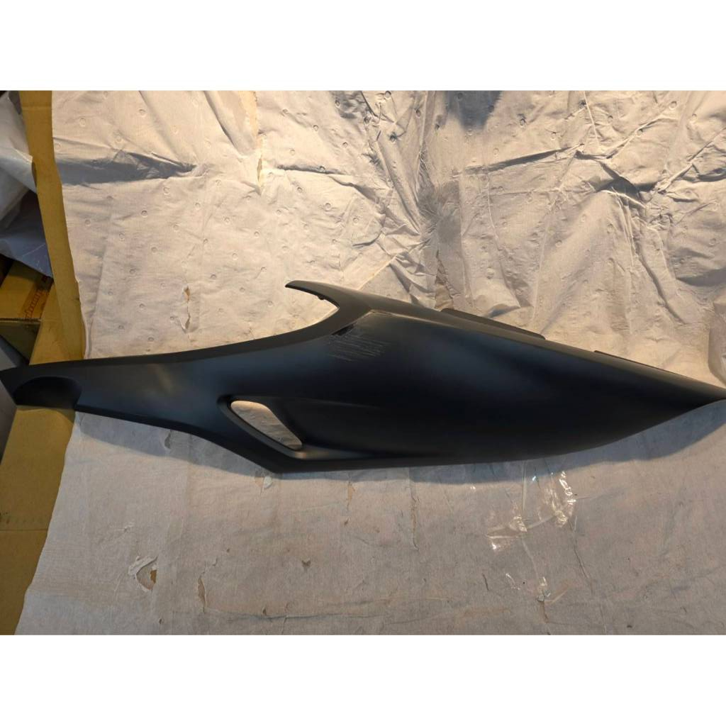 B7M-21711-00-P2 YAMAHA T-MAX TMAX 左後 側蓋 側殼 二手零件 有傷