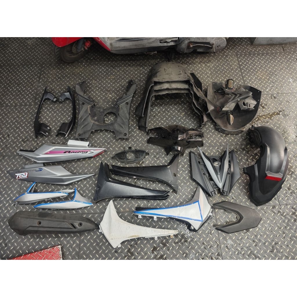 【中古良品】光陽Racing S 雷霆S RCS車系 125/150 車殼一批