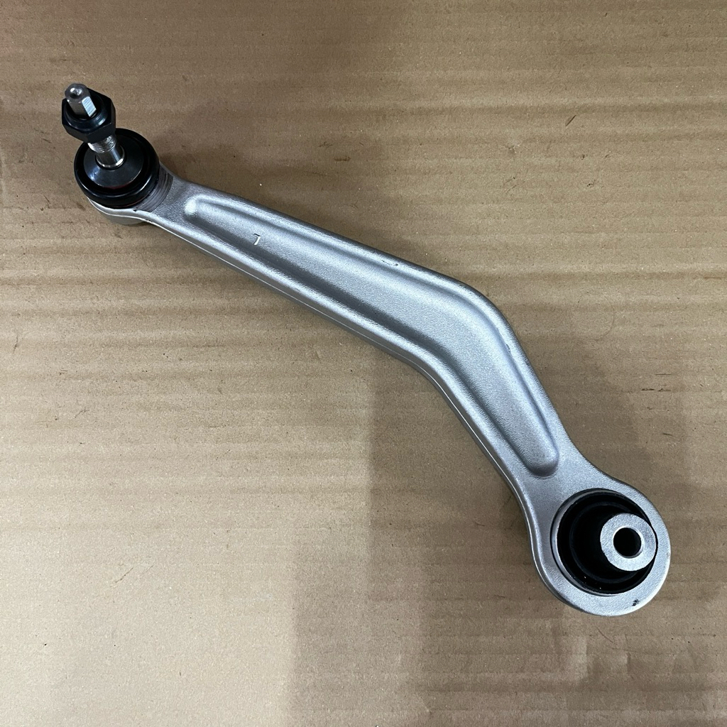 寶馬BMW E39 1996-2004 後連桿 橫擺臂 後仰角連接器 羊角連接器
