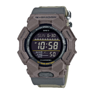 CASIO卡西歐 GA-010 系列 GD-010CE-5 十年電力布質錶帶雙顯時尚腕錶 深棕色 51.9mm