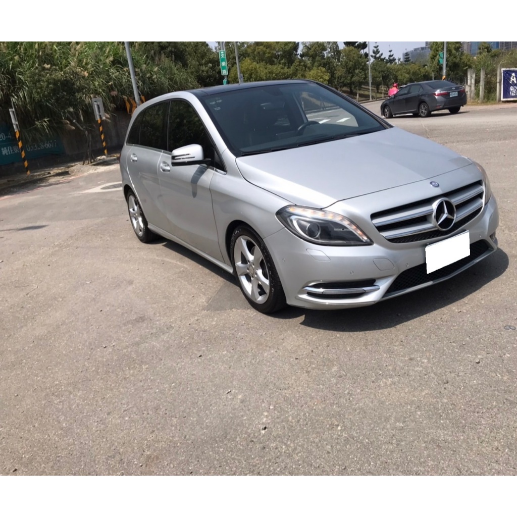 中古車 2012 B200 賓士 BENZ 1.6L 低稅金 掀背 專賣 一手 二手 四門 自用 國產 進口 代步