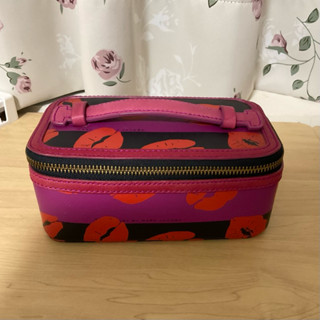 Marc by Marc Jacobs 紅唇化妝包 化妝盒 保養品收納盒｜專櫃商品（非贈品）｜二手七成新