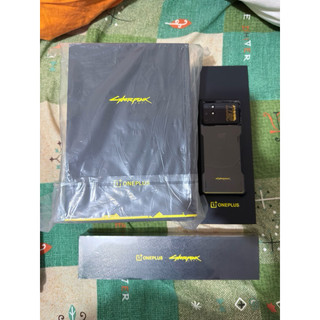 oneplus 8T 2077 edition 中國版手機+手錶+充電底座