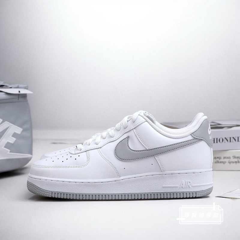 球鞋補習班 NIKE AIR FORCE 1 07 經典 淺灰 白灰 復古 低筒 休閒鞋 AF1 FJ4146-100