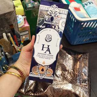 *207.09.15到期盒裝HA REPAIRING SERUM 龍血玻尿酸保濕精華300ML