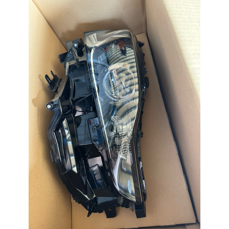 LEXUS IS300 IS200T 原廠大燈