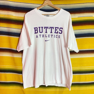 古著•Nuzi_s •Nike BUTTES ATHLETICS 紫色膠印短Tee T5043017 球隊 短T 短袖T