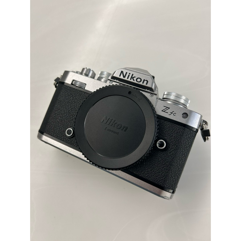 Nikon ZFC 機身 銀色 無反相機 復古機型 附贈電池、記憶卡、保護袋 無保固 二手