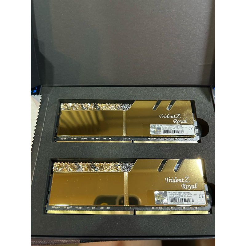 芝奇皇家戟 DDR4-3200 16Gx2