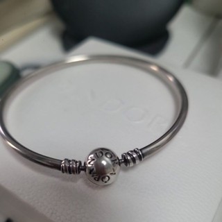 二手近新正牌潘朵拉PANDORA基本款硬環 尺寸:19公分