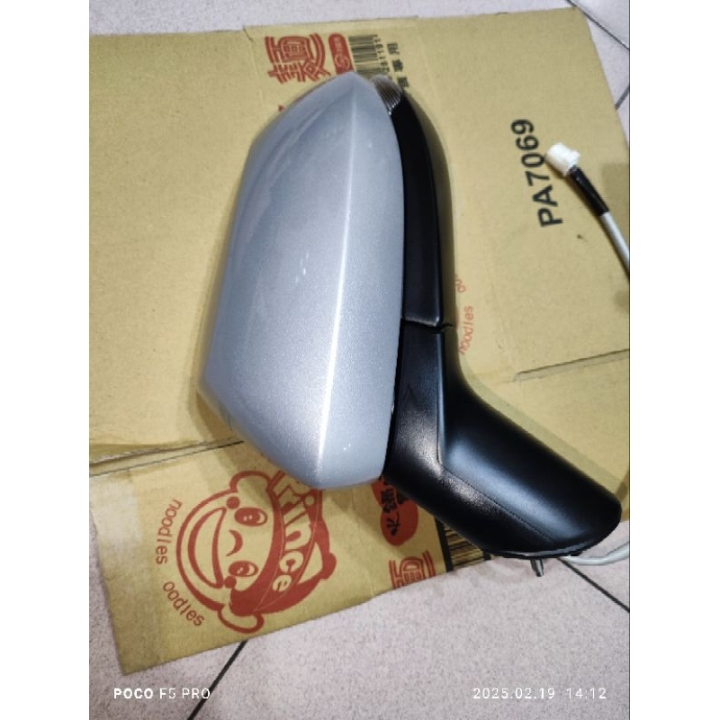 Toyota Sienna五月天左後視鏡新品正廠
