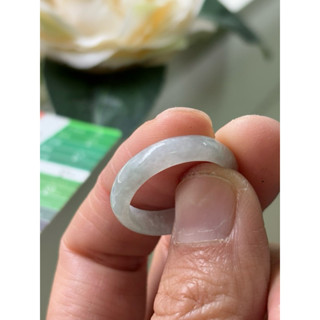 內徑19，國際戒圍16，H855，玉到愛，冰白翡翡翠戒指（戒圈），有段放光，附陸證，完美無紋！！保證緬甸玉A貨翡翠