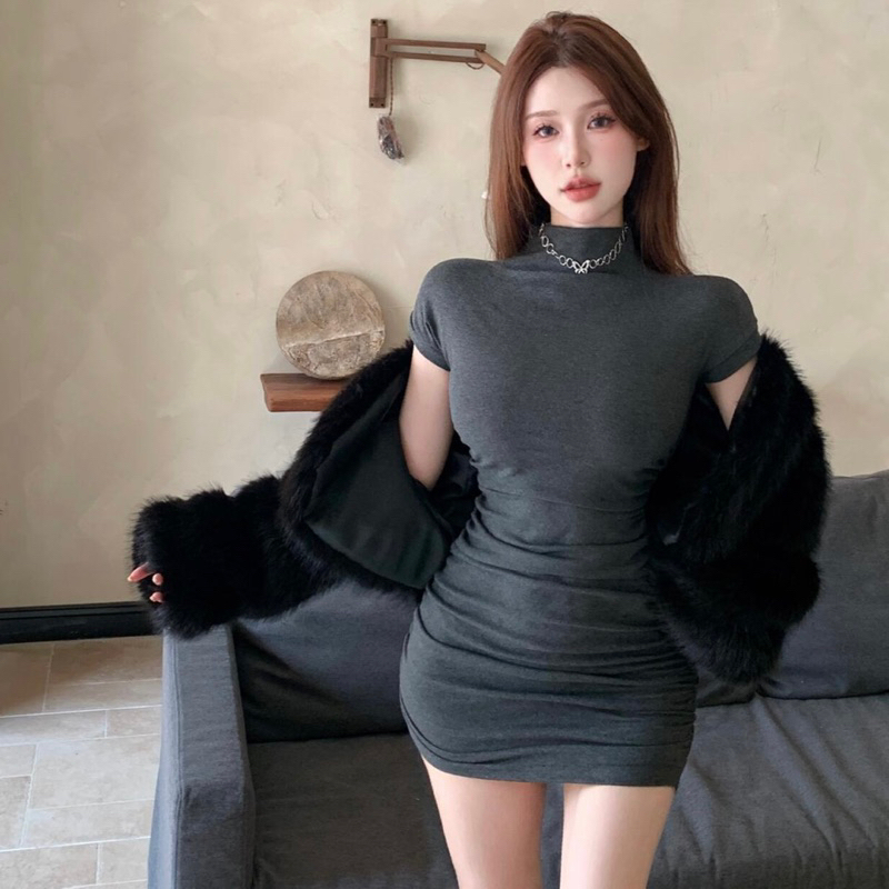 ᴅᴏɴᴛ sʟᴇᴇᴘ🧚🏻‍♀️現貨🏷 歐美大牌性感半高領抓皺顯瘦包臀洋 辣妹洋 內搭洋裝 短袖洋裝 短版洋裝 包臀洋