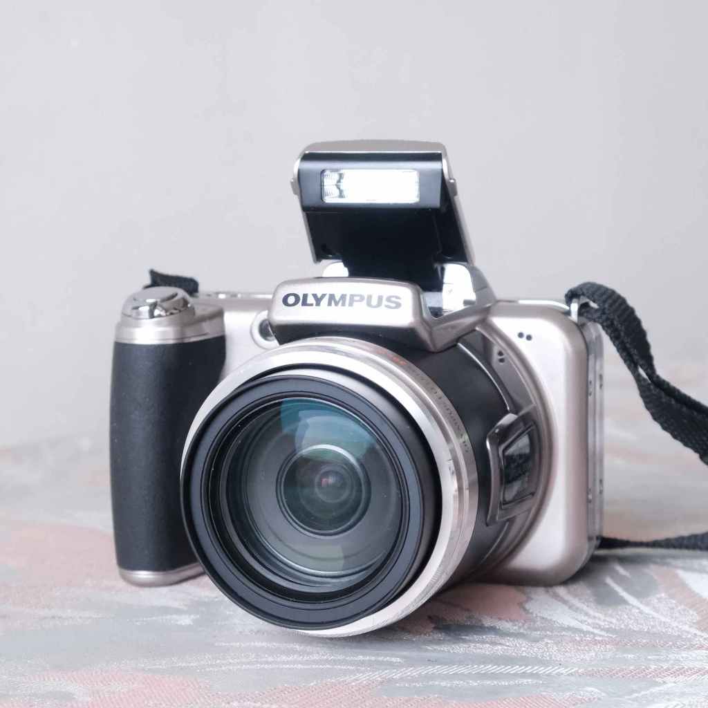 OLYMPUS SP-800UZ 早期 CCD 數位相機 (30倍 廣角變焦)