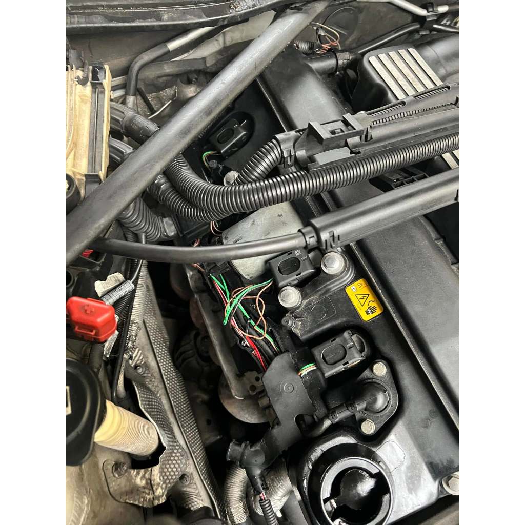 考爾更換 BMW E90 實測 我是都有工具 但我沒有火星塞的工具 火星塞的工具 可能之後我會在新增吧  我可以幫忙更換