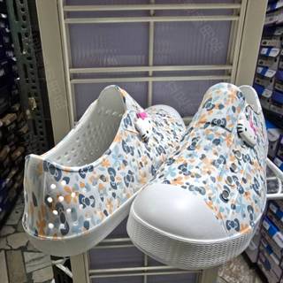 立足運動用品 女鞋 hello kitty sanrio三麗鷗公司貨 極輕量q彈透氣休閒洞洞鞋 824728 水藍