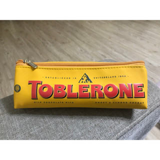 Toblerone三角造型化妝收納包 筆袋