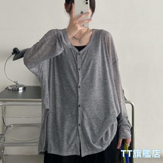 TT旗艦店 灰色V領防曬衣服開衫女夏季新款慵懶風卡通罩衫寬鬆披肩外搭薄款上衣 女生長袖t恤 休閒T恤 長袖上衣R293