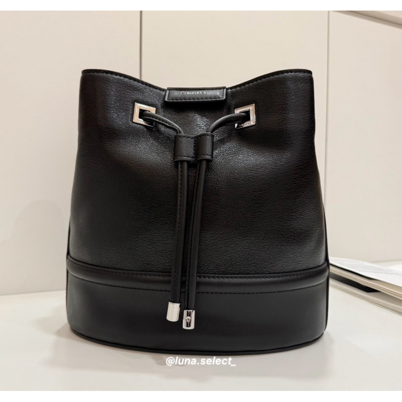 【現貨】Calvin Klein - 黑色水桶包#現貨實拍📷 #美國代購 #正品代購 #實體店面