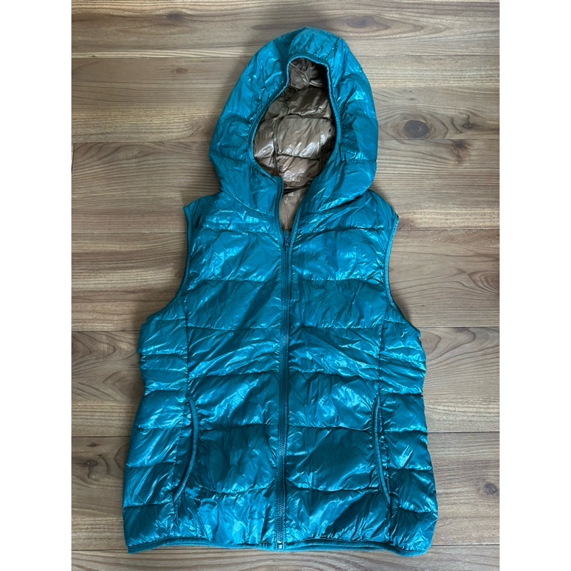 二手UNIQLO輕量羽絨連帽背心S