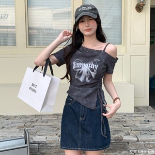 CUTNSEW 【63480】現貨 斜肩綁帶合身上衣 (女裝 短袖 春夏 印花 淑女 合身 上衣 短版)