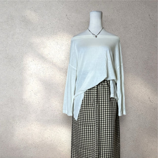 闆uniqlo 白色五分袖大尺碼開叉長版上衣下半身失蹤#304