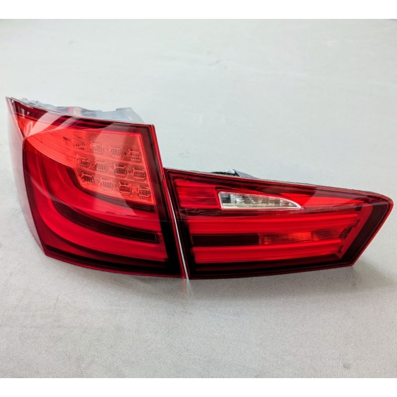 原廠極新 BMW F11 五門 Touring 左後尾燈 LED尾燈 導光柱後燈 車尾燈7203233 7203227