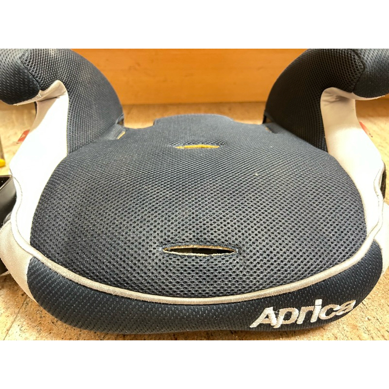 二手$600 Aprica 愛普力卡 汽車輔助增高座墊 兒童座椅 兒童汽座 墊高椅 增高墊 汽車座椅墊 增高座椅