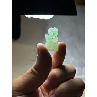 老料冰透綠翡翠小鹿玉墜｜乾淨清爽，有感覺就懂 × 早期收藏