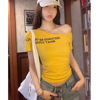 美式復古短版斜肩上衣 辣妹 修身 收腰 短袖上衣 女生T恤 露肩上衣 短版T恤 設計感 歐美風 衣服 女裝