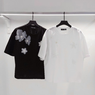 ONI CLUB 立體花朵珍珠T 現貨 (黑/白 - F)正韓 女裝 休閒
