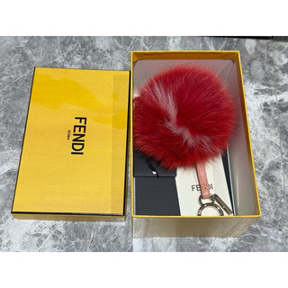 FENDI POMPON系列 （全新）毛球掛飾 紅色 粉紅色 百貨專櫃購入 保證正品 極柔軟 鑰匙圈 芬迪 精品