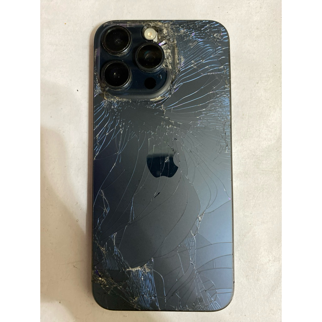 🍎 iPhone 15 Pro Max 二手機零件機