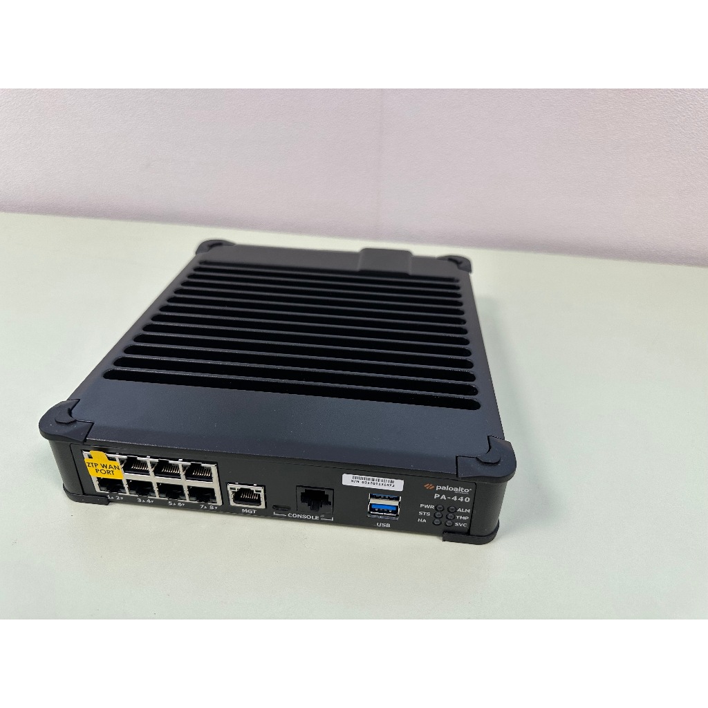 Palo Alto networks PA-440 防火牆(含變壓器)