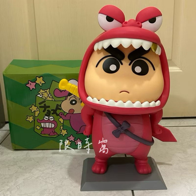 現貨》蠟筆小新 1:1 拿劍野原新之助 大號粉色鱷魚小新 cos鱷魚山先生 磁吸 可愛 公仔 手辦 模型 擺件 生日禮物